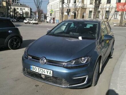 Синий Фольксваген e-Golf, объемом двигателя 0 л и пробегом 123 тыс. км за 10000 $, фото 1 на Automoto.ua