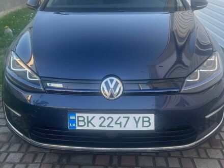 Синий Фольксваген e-Golf, объемом двигателя 0 л и пробегом 96 тыс. км за 9700 $, фото 1 на Automoto.ua