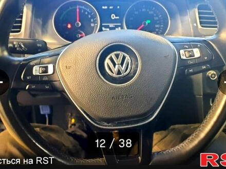 Синий Фольксваген e-Golf, объемом двигателя 100 л и пробегом 181 тыс. км за 9000 $, фото 1 на Automoto.ua