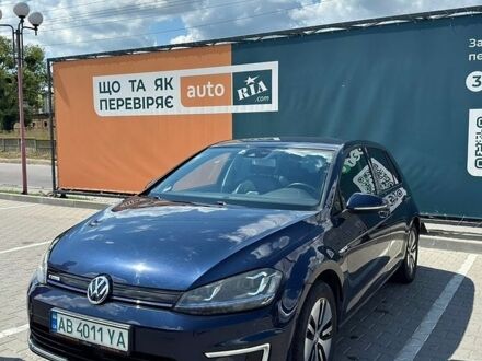 Синий Фольксваген e-Golf, объемом двигателя 0 л и пробегом 96 тыс. км за 10000 $, фото 1 на Automoto.ua