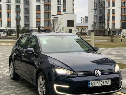 Фольксваген e-Golf 2015 в Ивано-Франковске на Automoto.ua Синий Фольксваген e-Golf, объемом двигателя 0 л и пробегом 63 тыс. км за 9500 $, фото 1 на Automoto.ua
