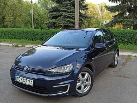 Фольксваген e-Golf 2015 у Кам'янське (Дніпродзержинськ) на Automoto.ua Синій Фольксваген e-Golf, об'ємом двигуна 0 л та пробігом 112 тис. км за 8700 $, фото 1 на Automoto.ua