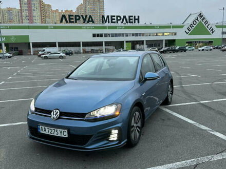 Фольксваген e-Golf 2016 в Вышгороде на Automoto.ua Синий Фольксваген e-Golf, объемом двигателя 0 л и пробегом 73 тыс. км за 10000 $, фото 1 на Automoto.ua