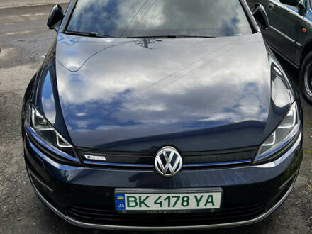 Синий Фольксваген e-Golf, объемом двигателя 0 л и пробегом 108 тыс. км за 9999 $, фото 1 на Automoto.ua