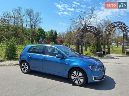 Синий Фольксваген e-Golf, объемом двигателя 0 л и пробегом 104 тыс. км за 9900 $, фото 1 на Automoto.ua