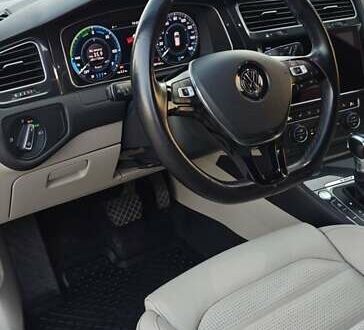 Фольксваген e-Golf 2017 в Кропивницком (Кировограде) на Automoto.ua Синий Фольксваген e-Golf, объемом двигателя 0 л и пробегом 150 тыс. км за 13500 $, фото 1 на Automoto.ua