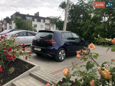Синий Фольксваген e-Golf, объемом двигателя 0 л и пробегом 190 тыс. км за 12000 $, фото 1 на Automoto.ua