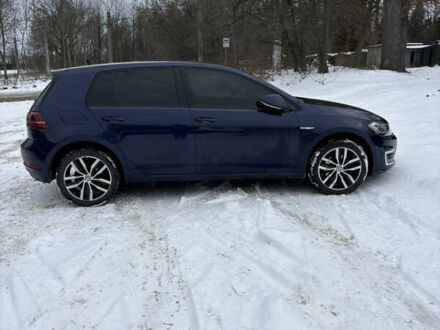 Синий Фольксваген e-Golf, объемом двигателя 0 л и пробегом 106 тыс. км за 15000 $, фото 1 на Automoto.ua