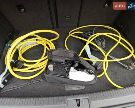 Зеленый Фольксваген e-Golf, объемом двигателя 0 л и пробегом 120 тыс. км за 12000 $, фото 25 на Automoto.ua