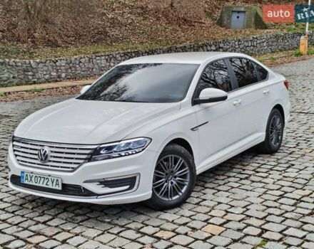 Белый Фольксваген e-Lavida, объемом двигателя 0 л и пробегом 40 тыс. км за 14000 $, фото 1 на Automoto.ua