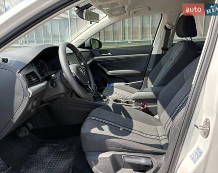 Белый Фольксваген e-Lavida, объемом двигателя 0 л и пробегом 150 тыс. км за 11000 $, фото 8 на Automoto.ua