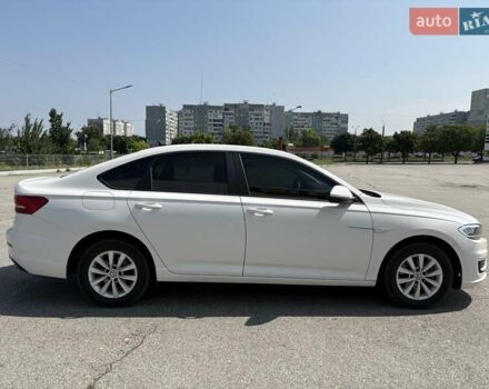 Белый Фольксваген e-Lavida, объемом двигателя 0 л и пробегом 150 тыс. км за 11000 $, фото 3 на Automoto.ua