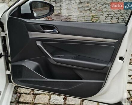 Белый Фольксваген e-Lavida, объемом двигателя 0 л и пробегом 40 тыс. км за 14000 $, фото 35 на Automoto.ua