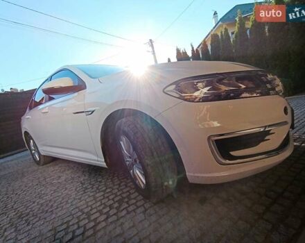 Белый Фольксваген e-Lavida, объемом двигателя 0 л и пробегом 75 тыс. км за 12500 $, фото 1 на Automoto.ua