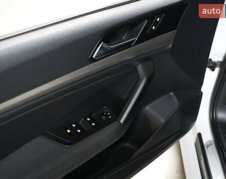 Белый Фольксваген e-Lavida, объемом двигателя 0 л и пробегом 26 тыс. км за 15900 $, фото 10 на Automoto.ua