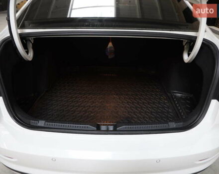 Белый Фольксваген e-Lavida, объемом двигателя 0 л и пробегом 26 тыс. км за 15900 $, фото 21 на Automoto.ua