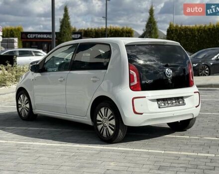 Фольксваген e-up 2013 в Городке на Automoto.ua Белый Фольксваген e-up, объемом двигателя 0 л и пробегом 141 тыс. км за 6300 $, фото 5 на Automoto.ua