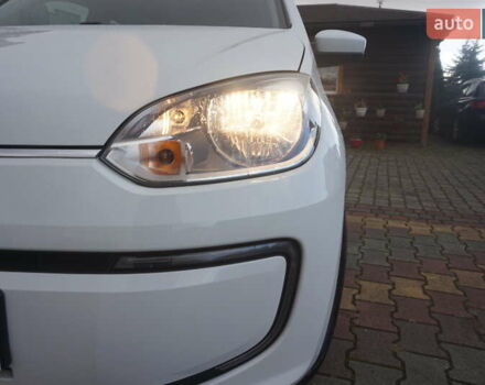 Фольксваген e-up 2013 в Самборе на Automoto.ua Белый Фольксваген e-up, объемом двигателя 0 л и пробегом 120 тыс. км за 6000 $, фото 20 на Automoto.ua