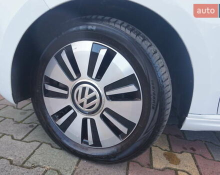 Фольксваген e-up 2013 в Самборе на Automoto.ua Белый Фольксваген e-up, объемом двигателя 0 л и пробегом 120 тыс. км за 6000 $, фото 60 на Automoto.ua