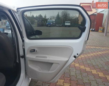 Фольксваген e-up 2013 в Самборе на Automoto.ua Белый Фольксваген e-up, объемом двигателя 0 л и пробегом 120 тыс. км за 6000 $, фото 41 на Automoto.ua