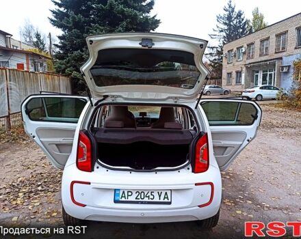 Белый Фольксваген e-up, объемом двигателя 60 л и пробегом 161 тыс. км за 6950 $, фото 10 на Automoto.ua