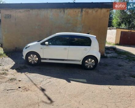 Фольксваген e-up 2013 в Кривом Роге на Automoto.ua Белый Фольксваген e-up, объемом двигателя 0 л и пробегом 134 тыс. км за 7150 $, фото 2 на Automoto.ua
