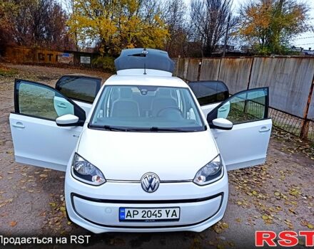 Белый Фольксваген e-up, объемом двигателя 60 л и пробегом 161 тыс. км за 6950 $, фото 11 на Automoto.ua