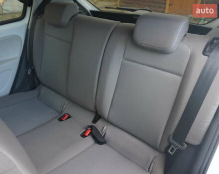 Фольксваген e-up 2013 в Самборе на Automoto.ua Белый Фольксваген e-up, объемом двигателя 0 л и пробегом 120 тыс. км за 6000 $, фото 46 на Automoto.ua