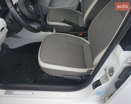 Фольксваген e-up 2013 в Самборе на Automoto.ua Белый Фольксваген e-up, объемом двигателя 0 л и пробегом 120 тыс. км за 6000 $, фото 26 на Automoto.ua