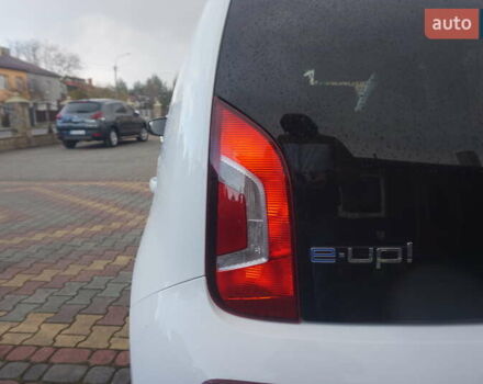 Фольксваген e-up 2013 в Самборе на Automoto.ua Белый Фольксваген e-up, объемом двигателя 0 л и пробегом 120 тыс. км за 6000 $, фото 23 на Automoto.ua