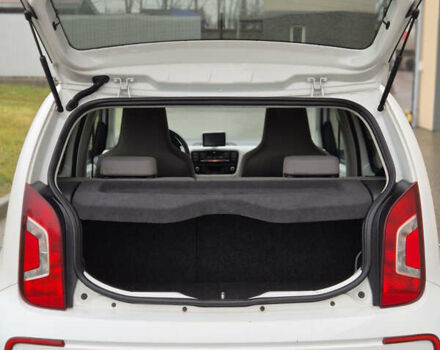 Білий Фольксваген e-up, об'ємом двигуна 0 л та пробігом 70 тис. км за 5750 $, фото 6 на Automoto.ua