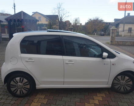 Фольксваген e-up 2013 в Самборе на Automoto.ua Белый Фольксваген e-up, объемом двигателя 0 л и пробегом 120 тыс. км за 6000 $, фото 15 на Automoto.ua