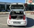 Белый Фольксваген e-up, объемом двигателя 0 л и пробегом 141 тыс. км за 6900 $, фото 6 на Automoto.ua