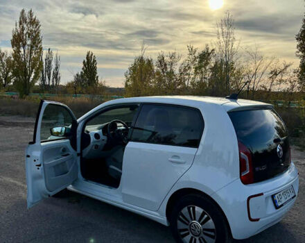 Фольксваген e-up 2013 в Кривом Роге на Automoto.ua Белый Фольксваген e-up, объемом двигателя 0 л и пробегом 124 тыс. км за 6900 $, фото 9 на Automoto.ua