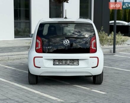 Фольксваген e-up 2013 в Городке на Automoto.ua Белый Фольксваген e-up, объемом двигателя 0 л и пробегом 141 тыс. км за 6300 $, фото 4 на Automoto.ua