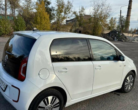 Фольксваген e-up 2013 в Кривом Роге на Automoto.ua Белый Фольксваген e-up, объемом двигателя 0 л и пробегом 124 тыс. км за 6900 $, фото 7 на Automoto.ua