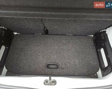 Белый Фольксваген e-up, объемом двигателя 0 л и пробегом 161 тыс. км за 6950 $, фото 9 на Automoto.ua