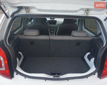 Фольксваген e-up 2013 в Самборе на Automoto.ua Белый Фольксваген e-up, объемом двигателя 0 л и пробегом 120 тыс. км за 6000 $, фото 49 на Automoto.ua