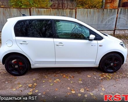 Белый Фольксваген e-up, объемом двигателя 60 л и пробегом 161 тыс. км за 6950 $, фото 3 на Automoto.ua