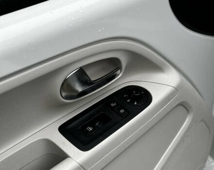 Белый Фольксваген e-up, объемом двигателя 0 л и пробегом 72 тыс. км за 6900 $, фото 4 на Automoto.ua