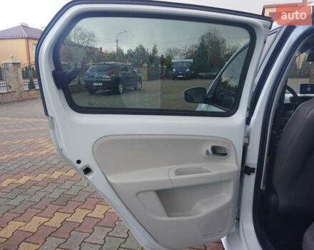 Фольксваген e-up 2013 в Самборе на Automoto.ua Белый Фольксваген e-up, объемом двигателя 0 л и пробегом 120 тыс. км за 6000 $, фото 44 на Automoto.ua