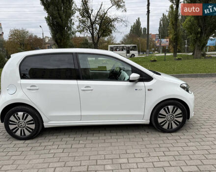 Фольксваген e-up 2013 в Каменце-Подольском на Automoto.ua Белый Фольксваген e-up, объемом двигателя 0 л и пробегом 150 тыс. км за 5999 $, фото 4 на Automoto.ua