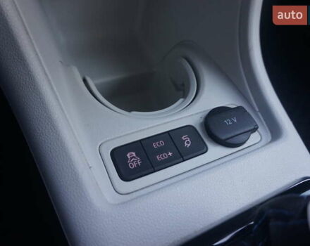 Белый Фольксваген e-up, объемом двигателя 0 л и пробегом 84 тыс. км за 6200 $, фото 35 на Automoto.ua