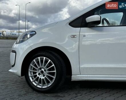 Белый Фольксваген e-up, объемом двигателя 0 л и пробегом 89 тыс. км за 6799 $, фото 4 на Automoto.ua