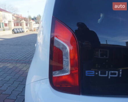 Белый Фольксваген e-up, объемом двигателя 0 л и пробегом 84 тыс. км за 6200 $, фото 24 на Automoto.ua