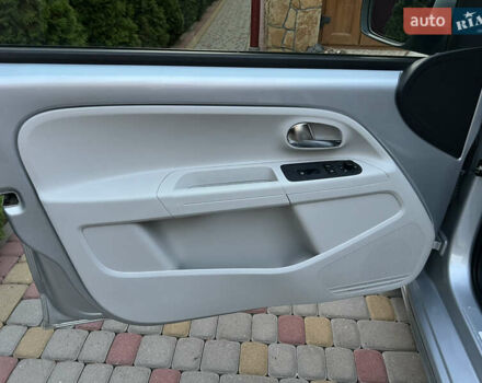 Белый Фольксваген e-up, объемом двигателя 0 л и пробегом 101 тыс. км за 6250 $, фото 116 на Automoto.ua