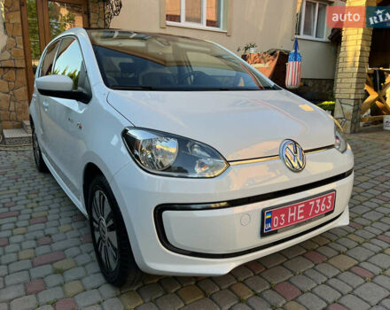 Белый Фольксваген e-up, объемом двигателя 0 л и пробегом 101 тыс. км за 6250 $, фото 1 на Automoto.ua