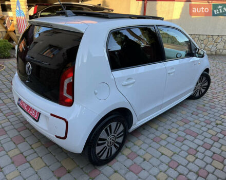 Белый Фольксваген e-up, объемом двигателя 0 л и пробегом 101 тыс. км за 6250 $, фото 86 на Automoto.ua