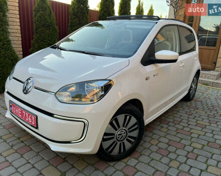 Белый Фольксваген e-up, объемом двигателя 0 л и пробегом 101 тыс. км за 6250 $, фото 83 на Automoto.ua