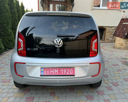 Белый Фольксваген e-up, объемом двигателя 0 л и пробегом 101 тыс. км за 6250 $, фото 111 на Automoto.ua